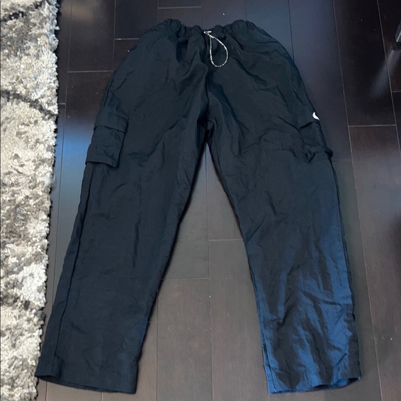 Nike Pants - Nike Pants Womens Medium Black Essential High Rise Woven Cargo Baggy